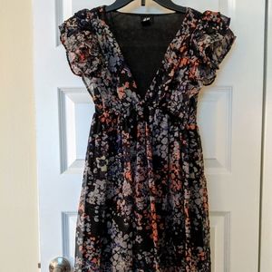 Ruffle sleeve V-neck Dress